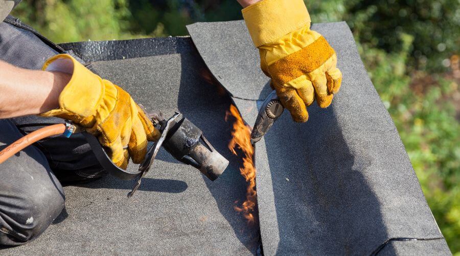 Expert Emergency Roof Repairs services in McEwen, TN